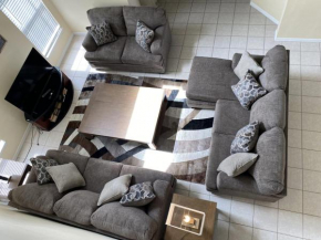 Family Ready in Gated Community Near Attractions